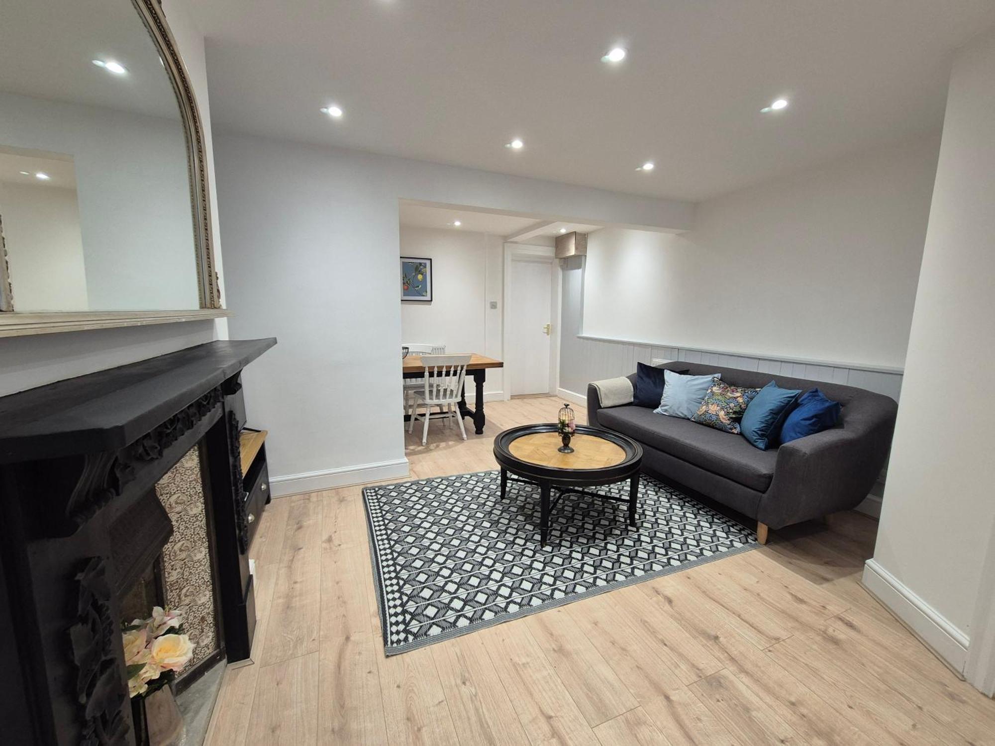 #26a Newly Refurbished Garden Appartement *