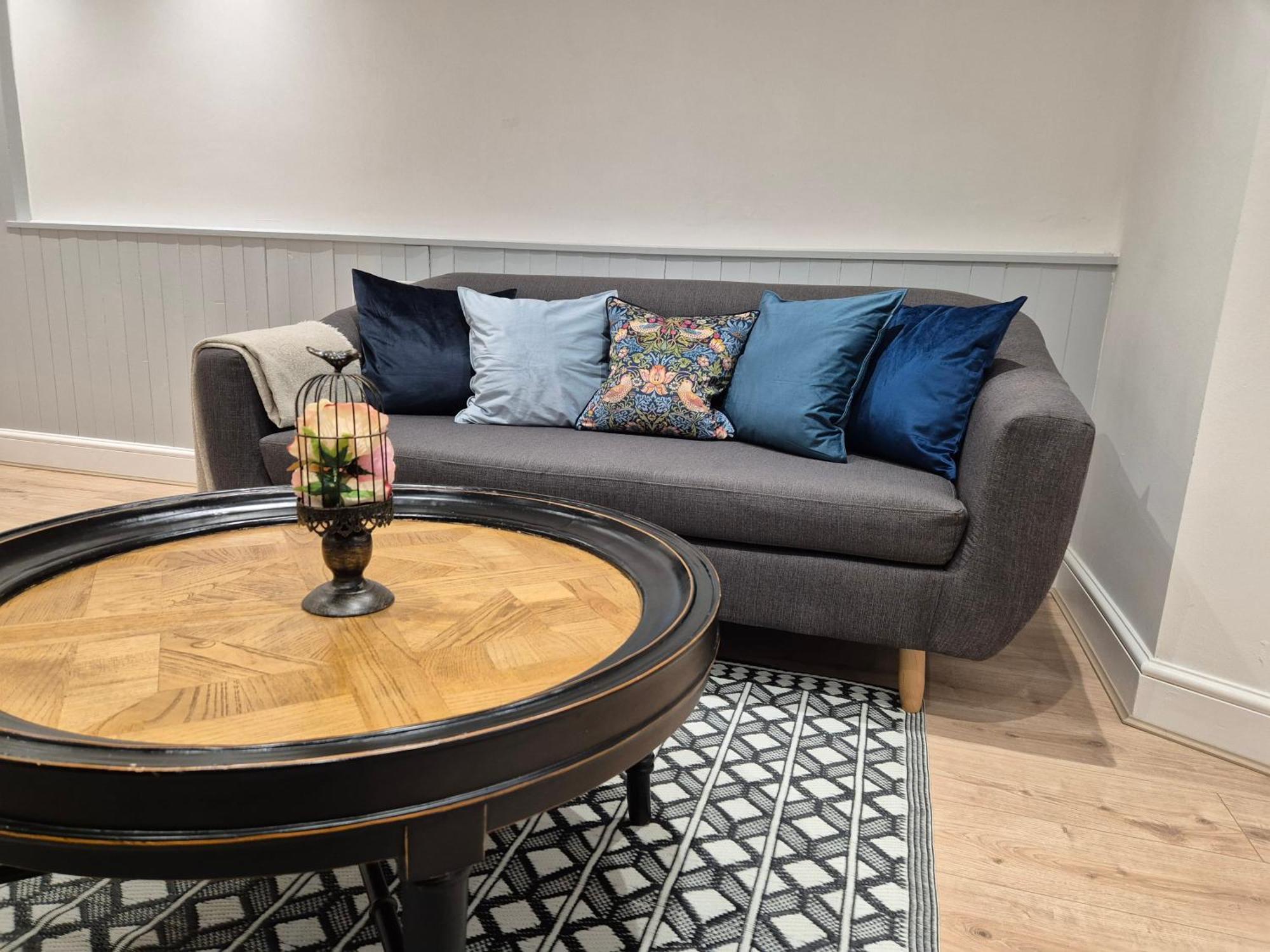 #26a Newly Refurbished Garden Appartement *